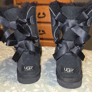UGG Women's Black Bow Boots Size 6